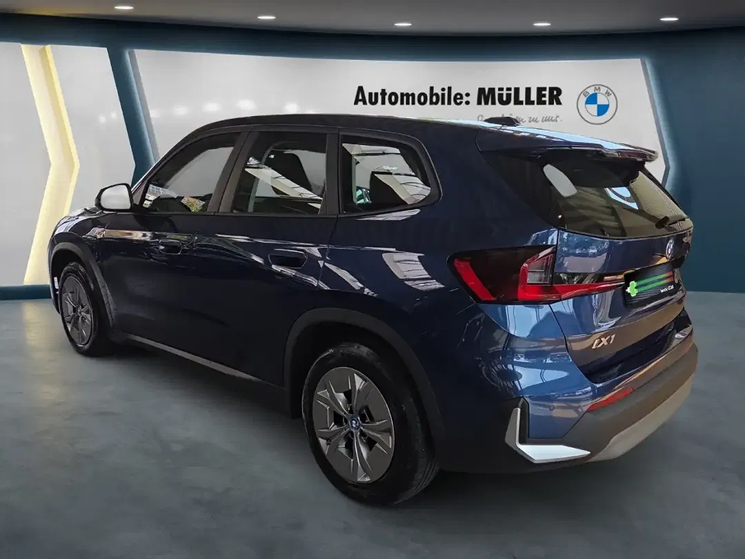 BMW iX1 - Thumbnail 5