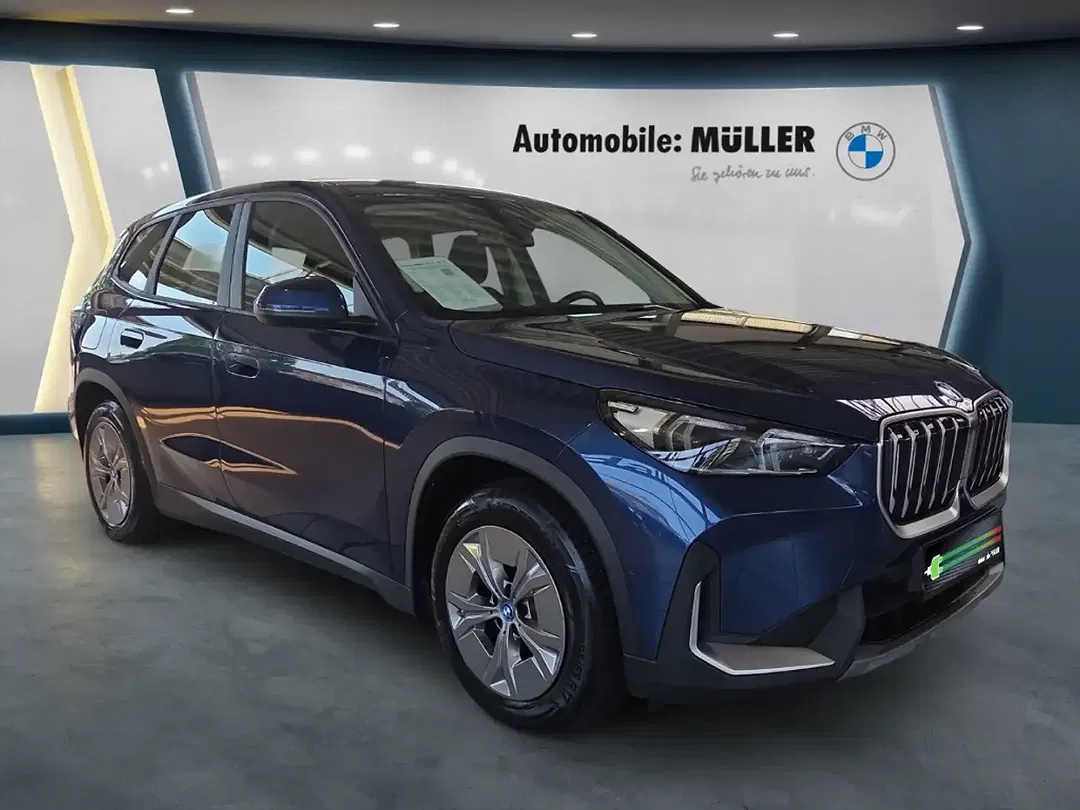 BMW iX1 - Thumbnail 8