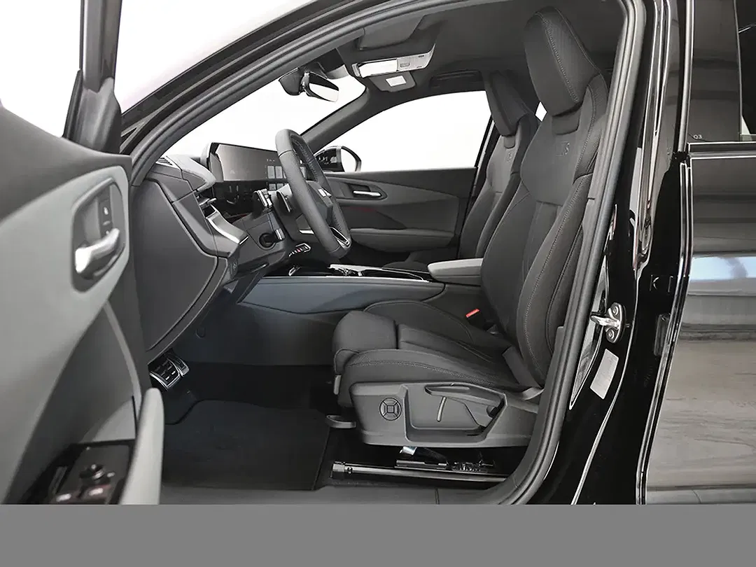 Audi Q3 - Thumbnail 10