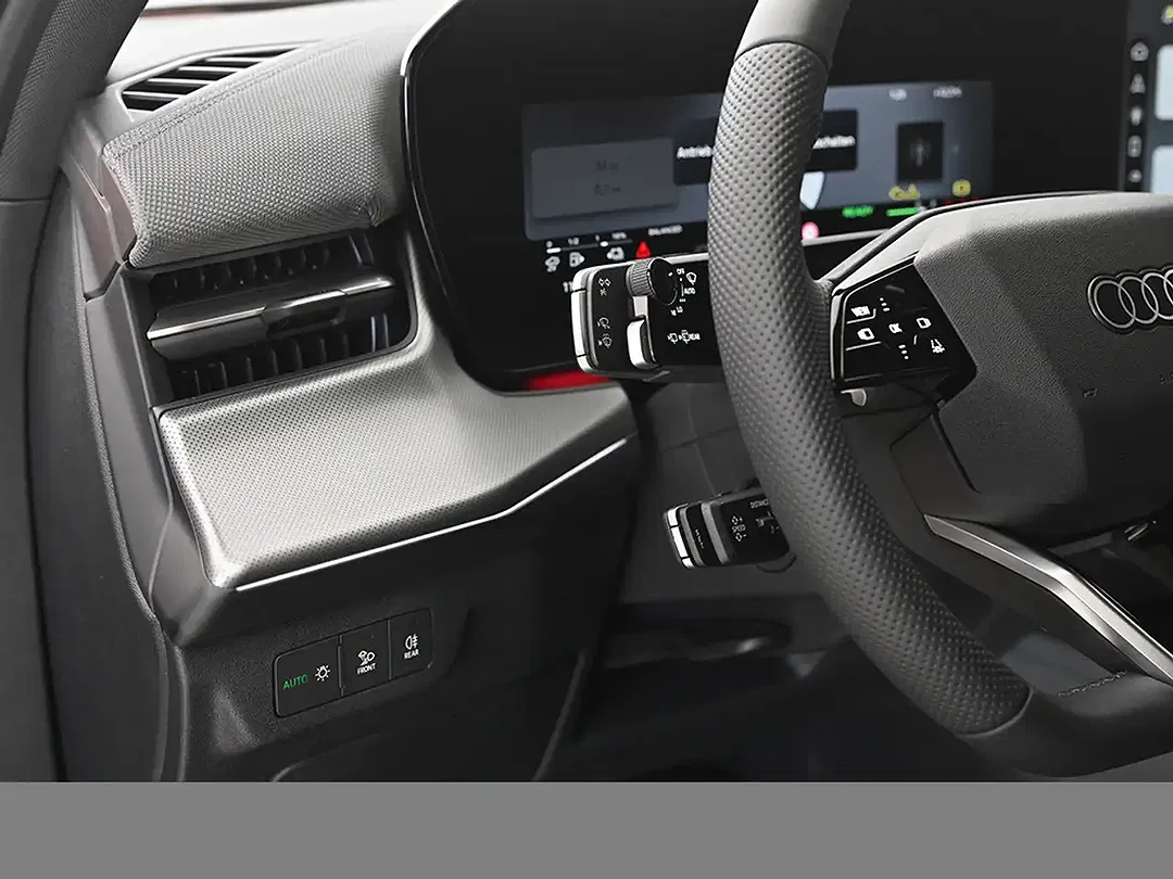Audi Q3 - Thumbnail 11