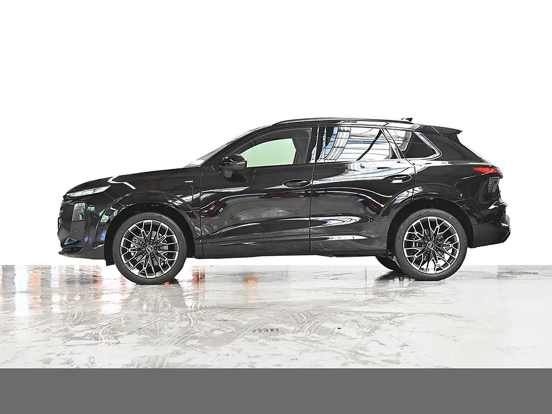 Audi Q3 - Thumbnail 3