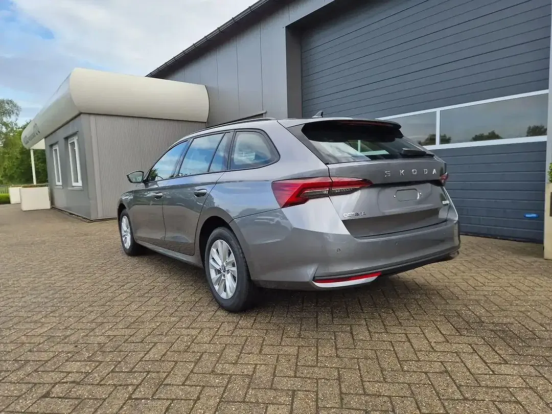 Skoda Octavia - Thumbnail 3