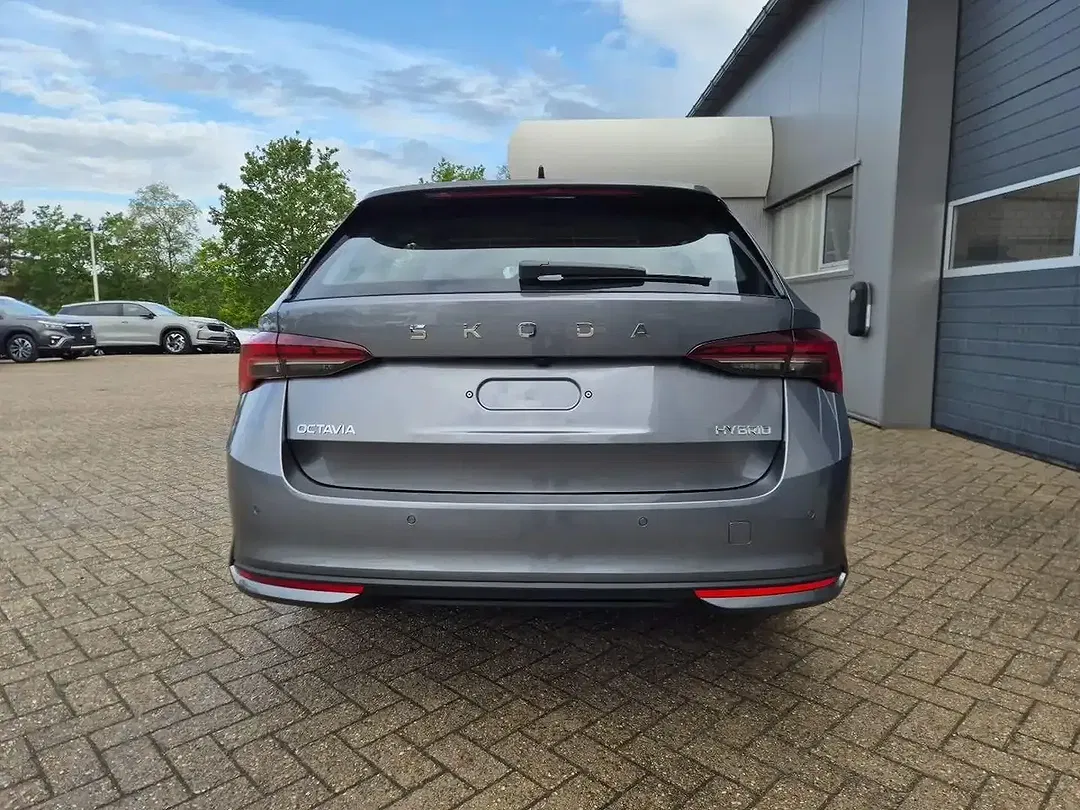 Skoda Octavia - Thumbnail 4