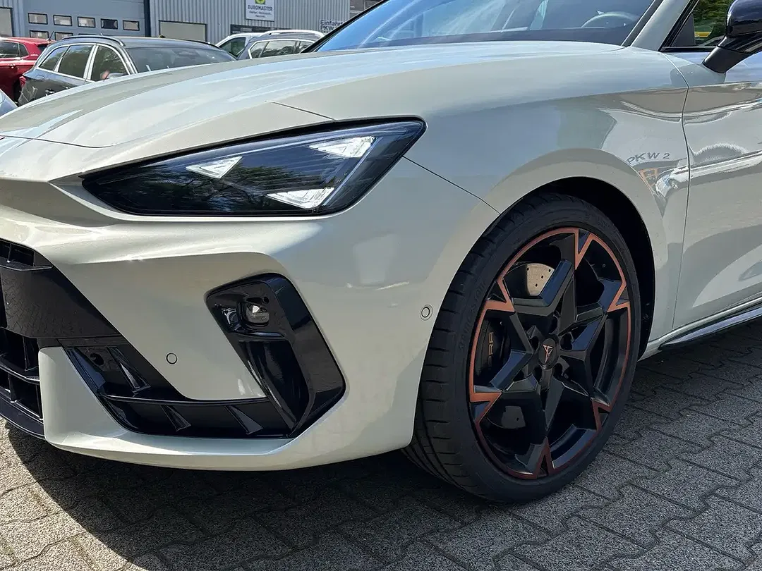 CUPRA Leon - Thumbnail 6