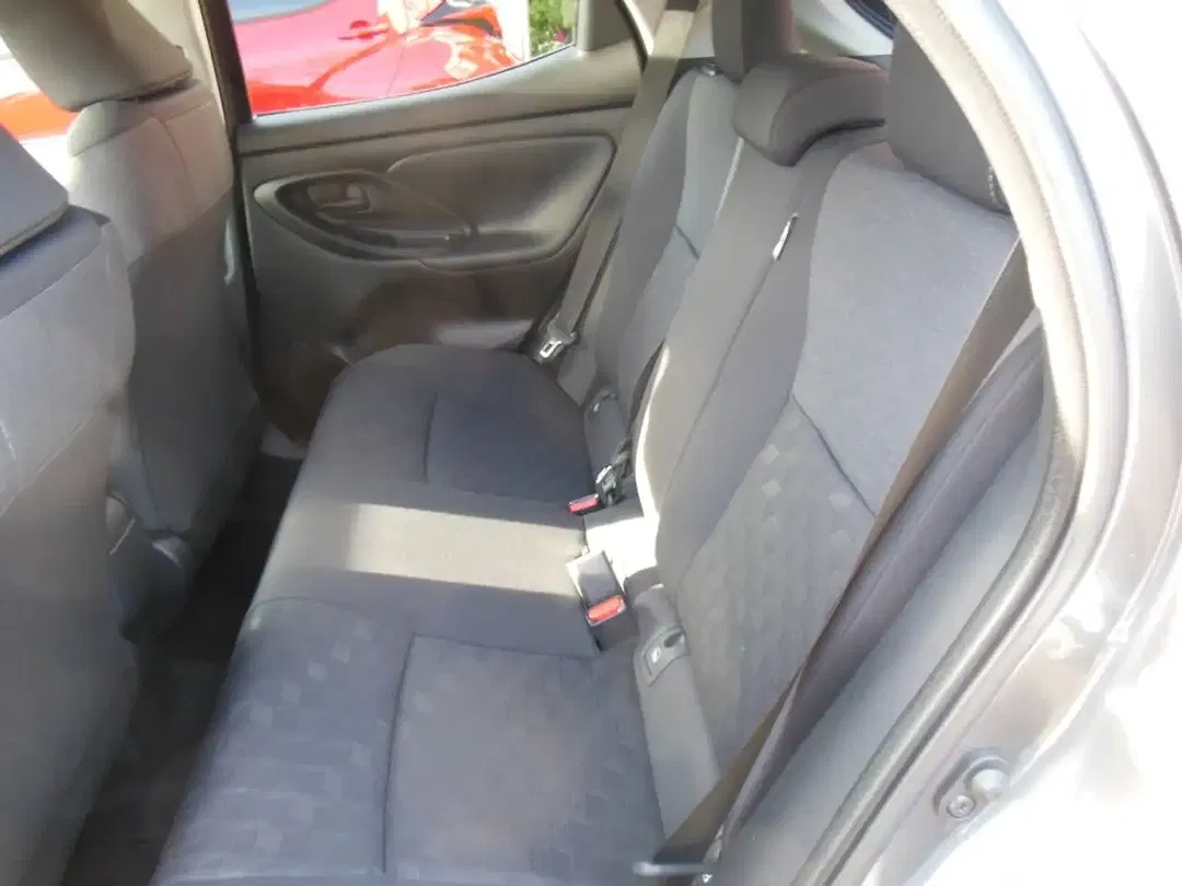 Toyota Yaris - Thumbnail 12