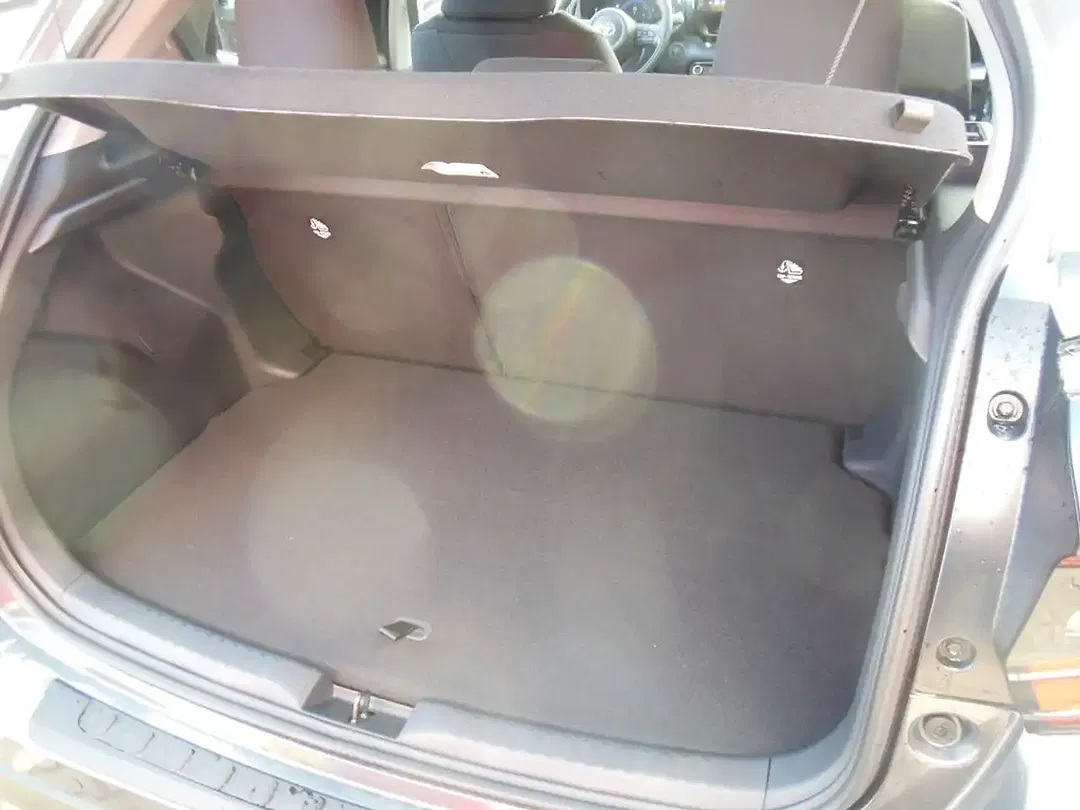 Toyota Yaris - Thumbnail 13