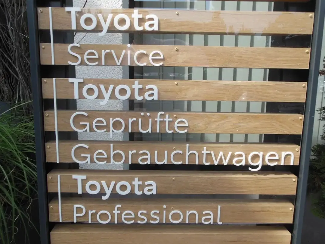 Toyota Yaris - Thumbnail 15