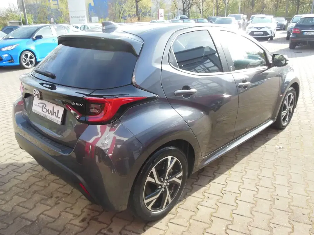 Toyota Yaris - Thumbnail 4