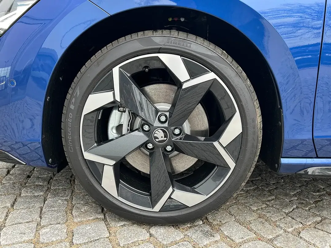 Skoda Superb - Thumbnail 4