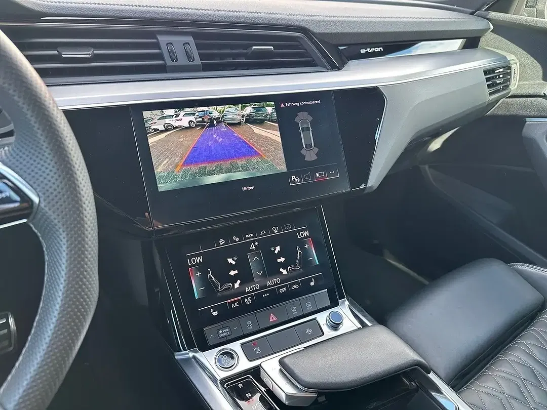 Audi Q8 - Thumbnail 13