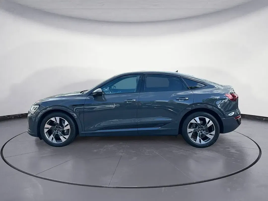 Audi Q8 - Thumbnail 2