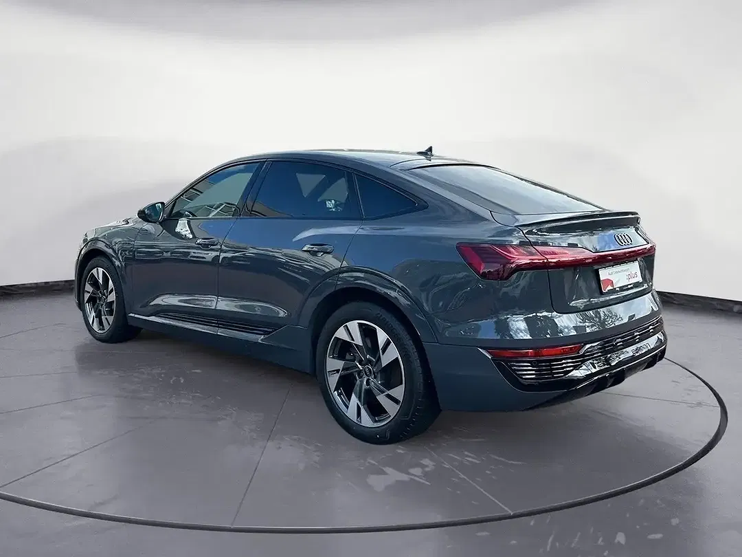 Audi Q8 - Thumbnail 3