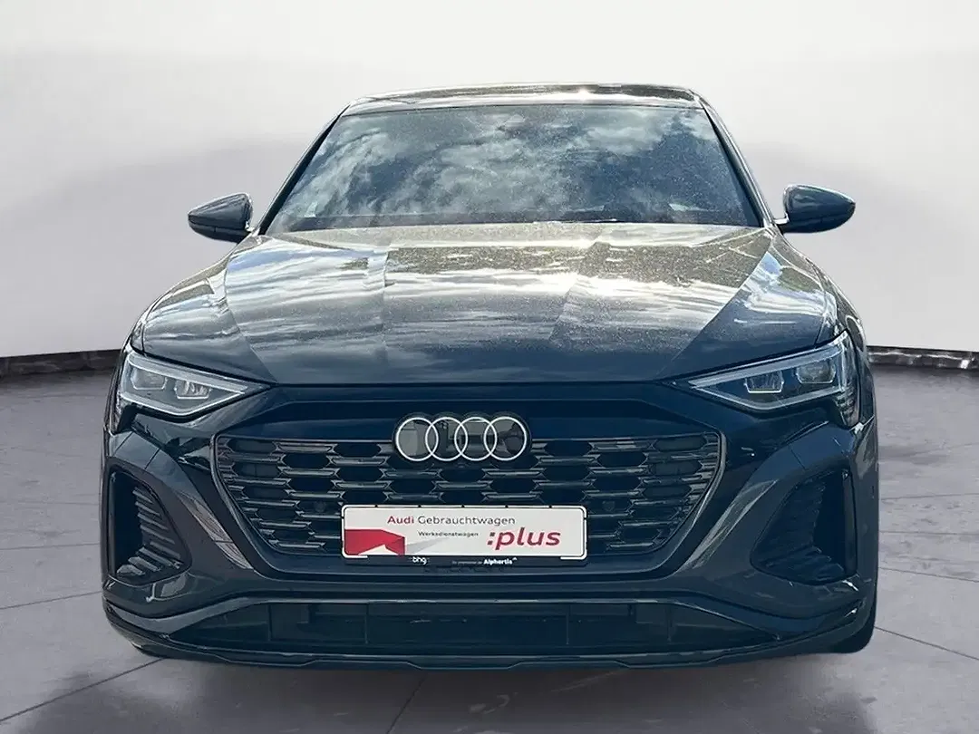 Audi Q8 - Thumbnail 6
