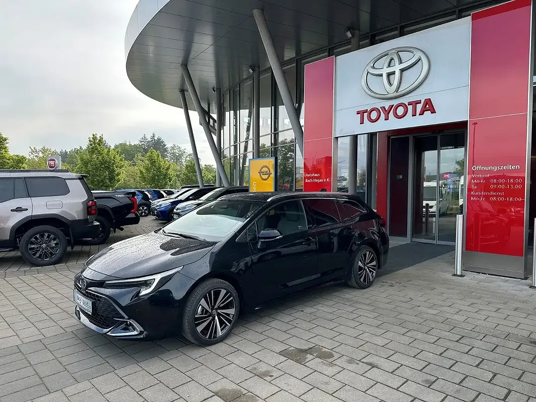 Toyota Corolla - Thumbnail 2