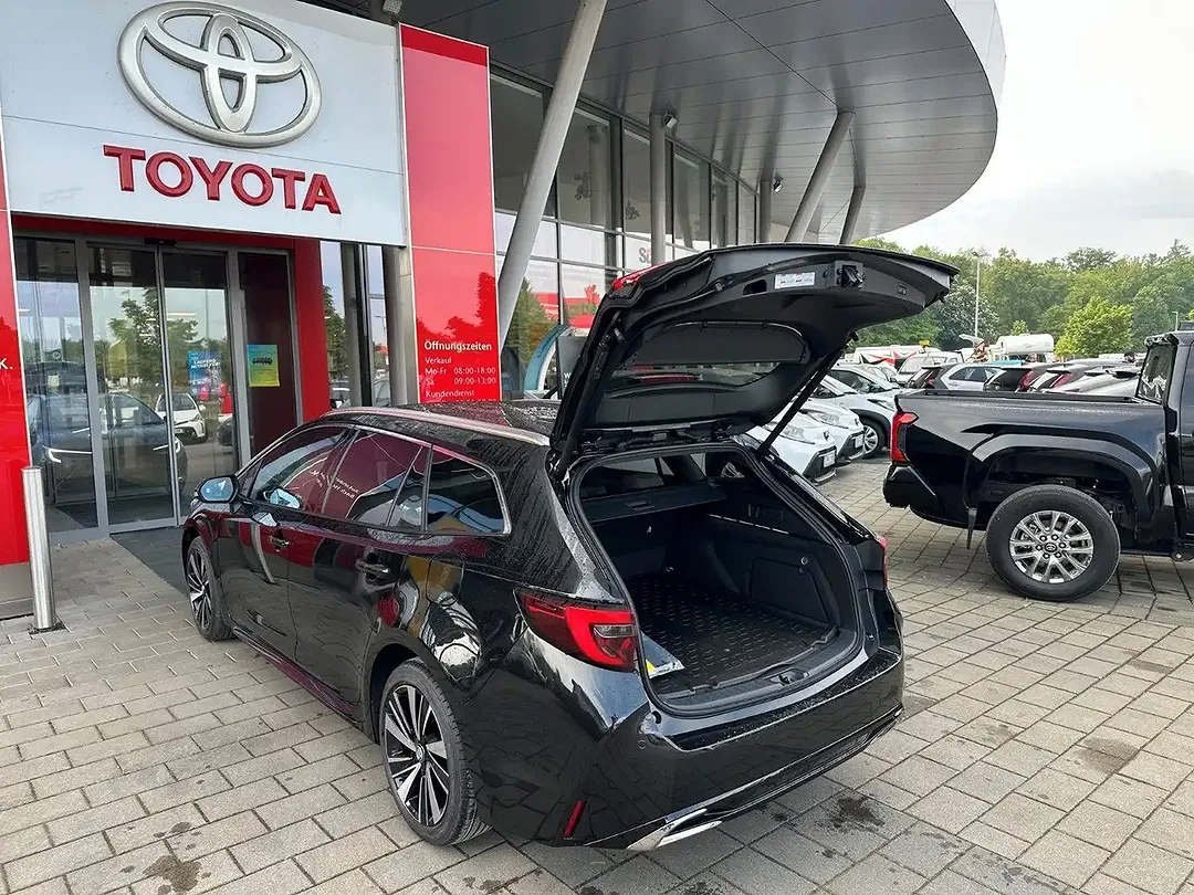 Toyota Corolla - Thumbnail 9