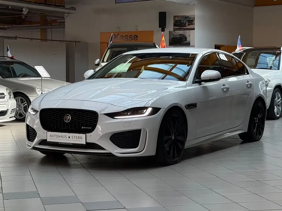 Jaguar XE R-Dynamic S