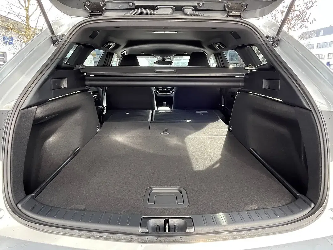 Suzuki Swace - Thumbnail 8