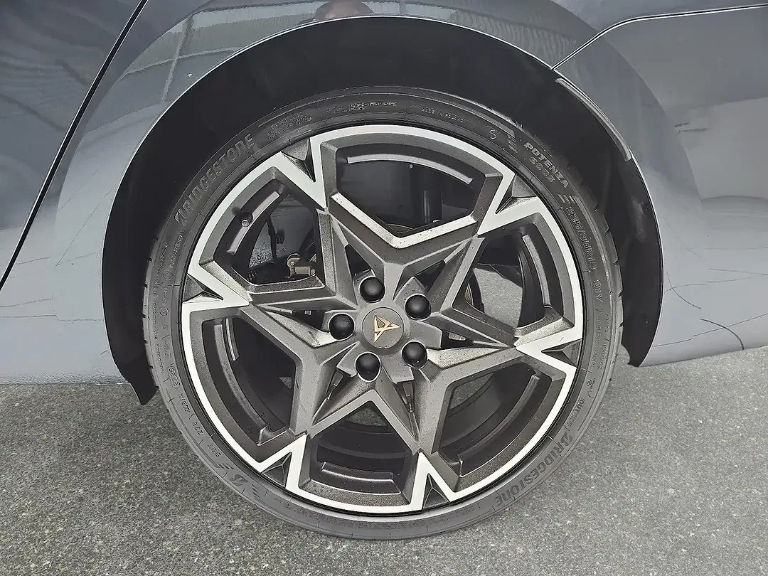 CUPRA Leon - Thumbnail 6