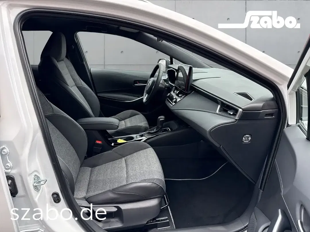 Toyota Corolla - Thumbnail 12