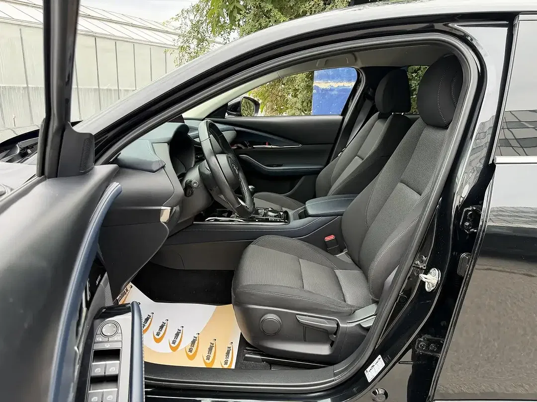 Mazda CX-30 - Thumbnail 8