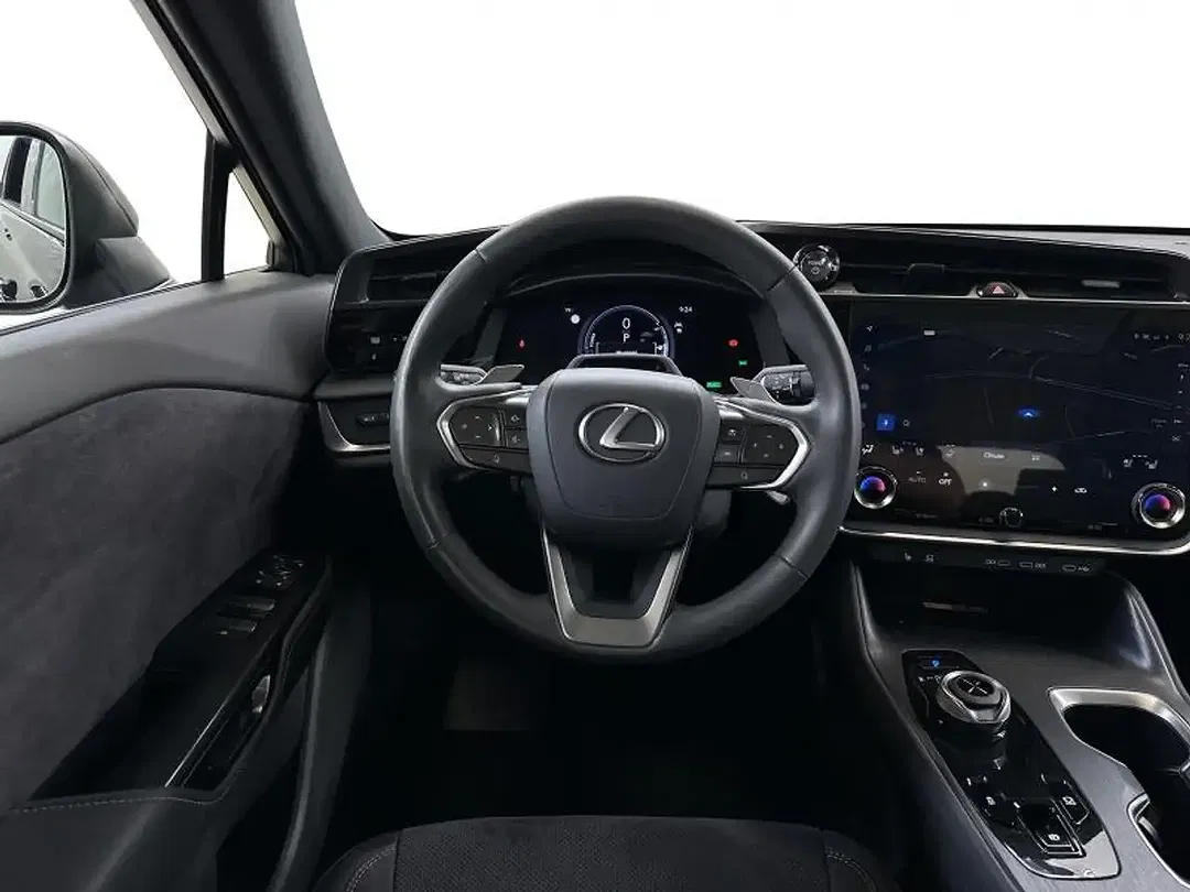Lexus RZ - Thumbnail 8
