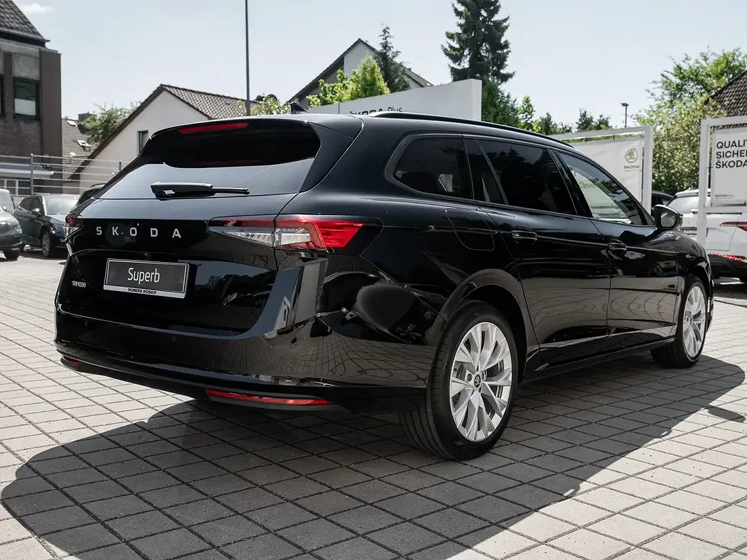 Skoda Superb - Thumbnail 3