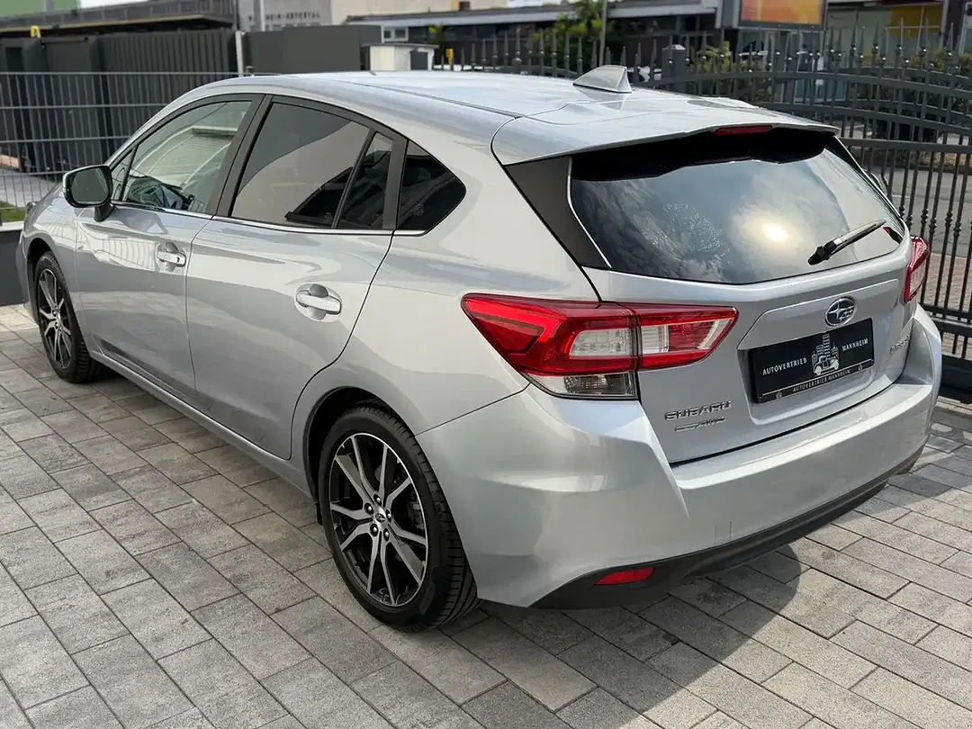 Subaru Impreza - Thumbnail 6