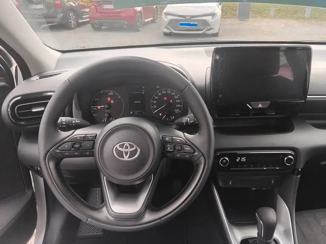 Toyota Yaris - Thumbnail 10