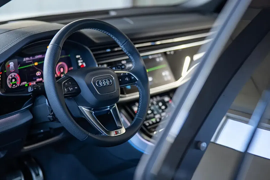 Audi Q8 - Thumbnail 13