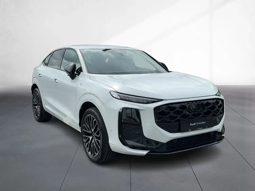 Audi Q3 - Thumbnail 3
