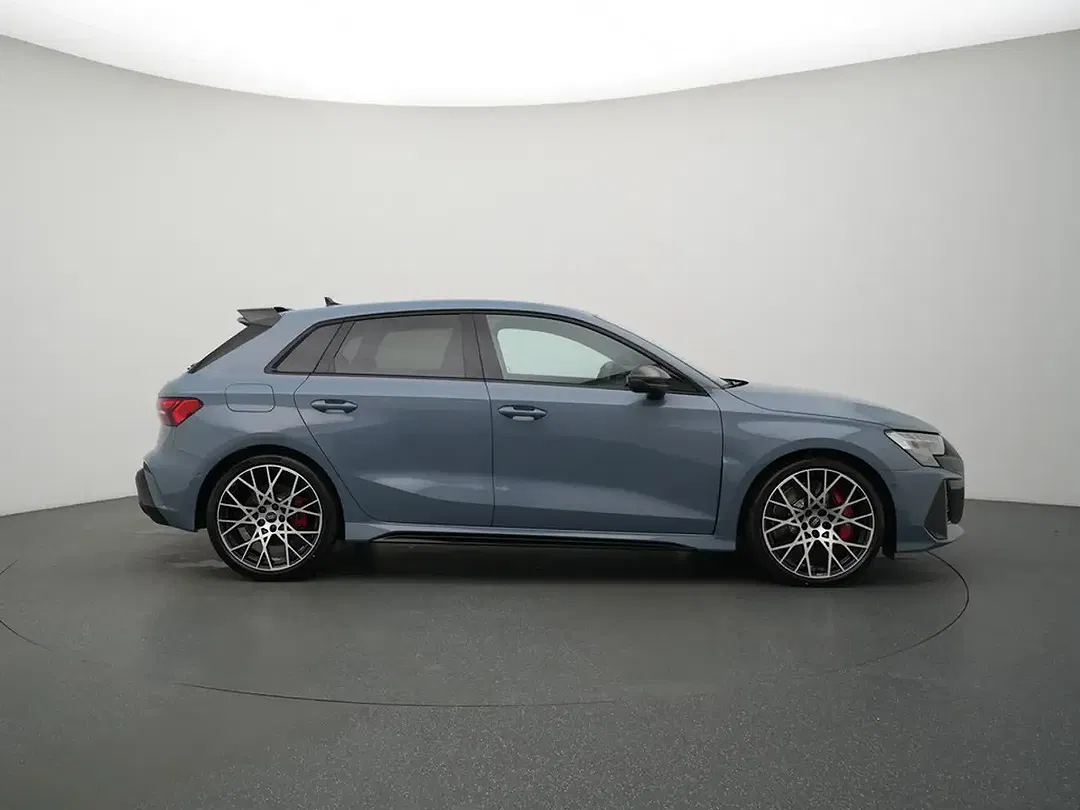 Audi RS3 - Thumbnail 2