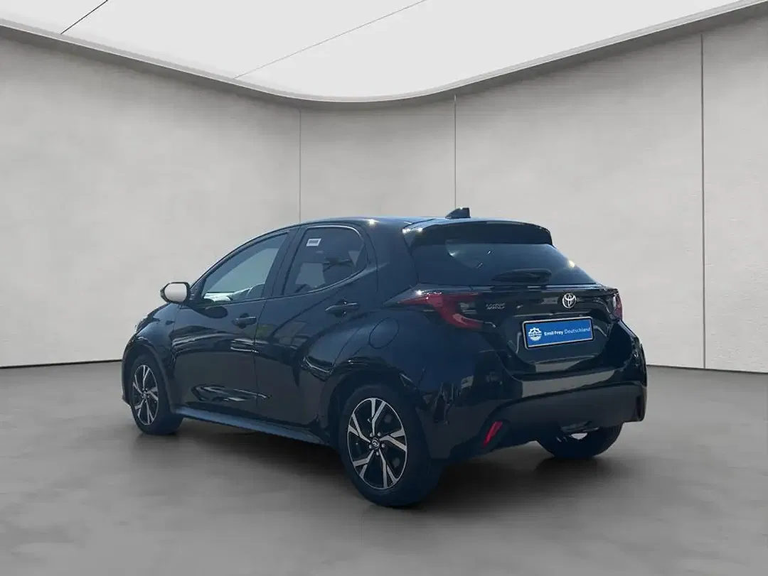 Toyota Yaris - Thumbnail 3