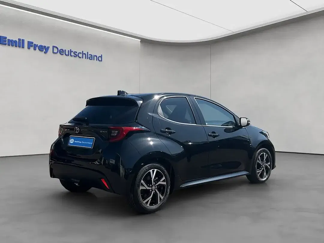 Toyota Yaris - Thumbnail 5
