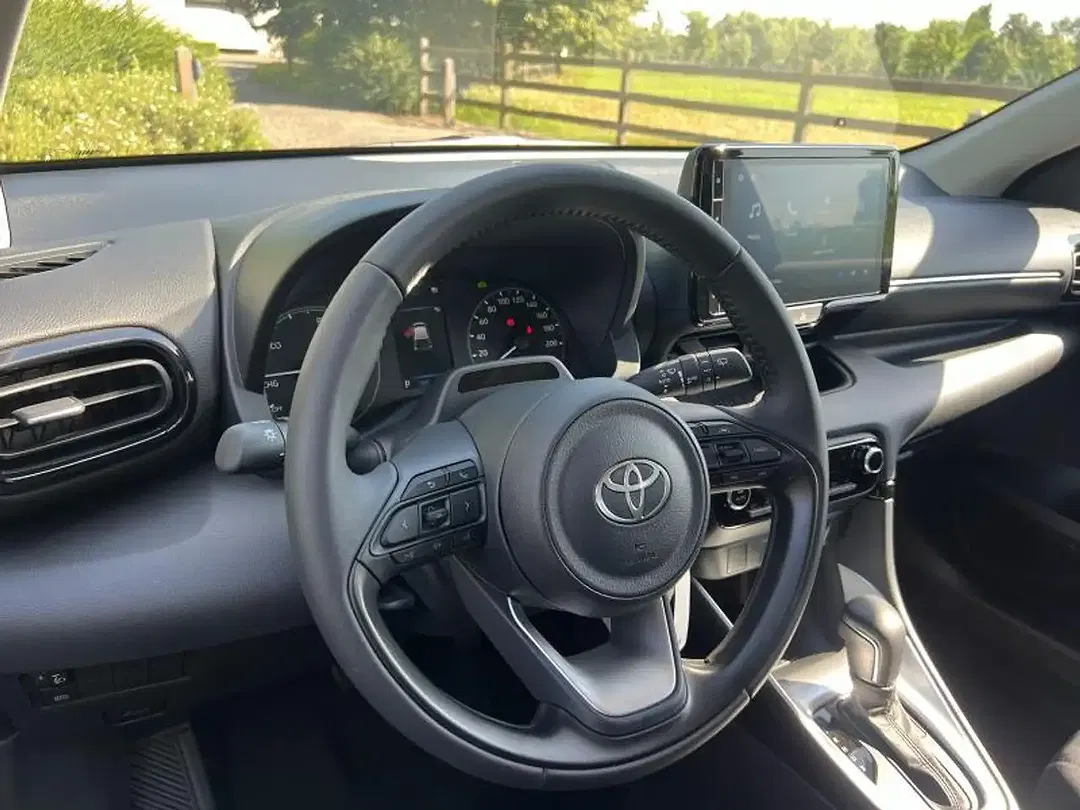 Toyota Yaris - Thumbnail 10