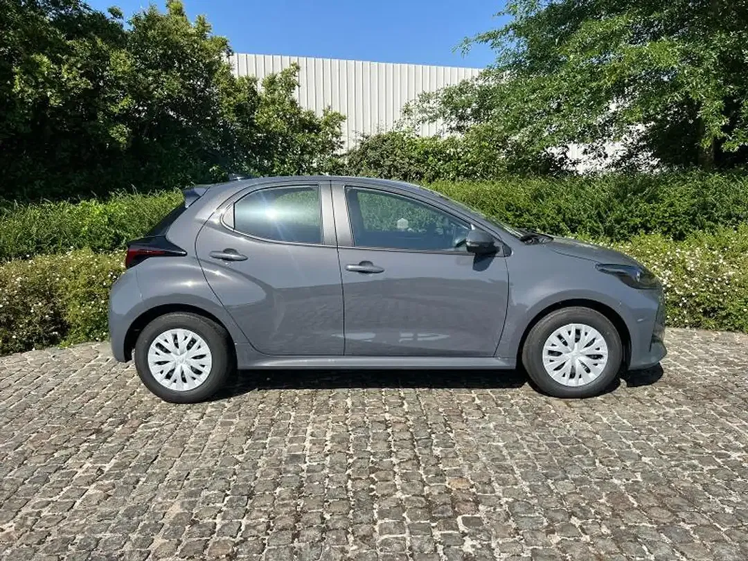 Toyota Yaris - Thumbnail 2