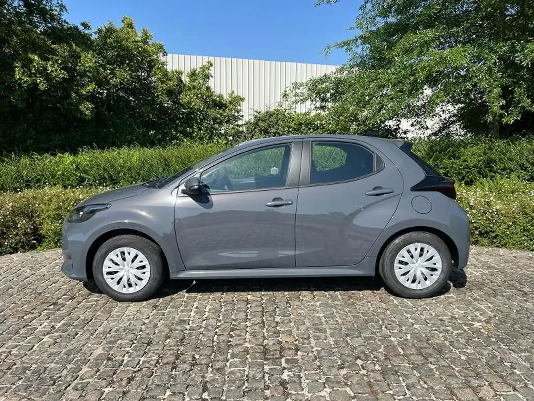 Toyota Yaris - Thumbnail 6