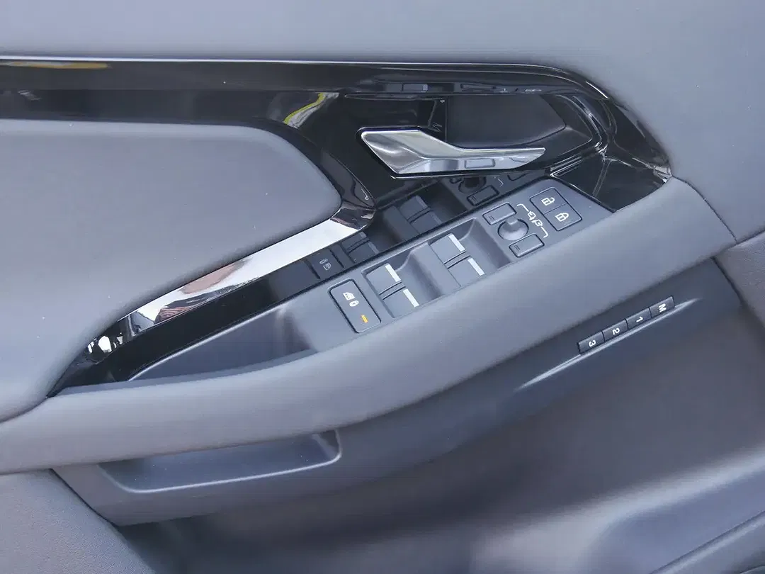 Land Rover Range Rover Evoque - Thumbnail 12
