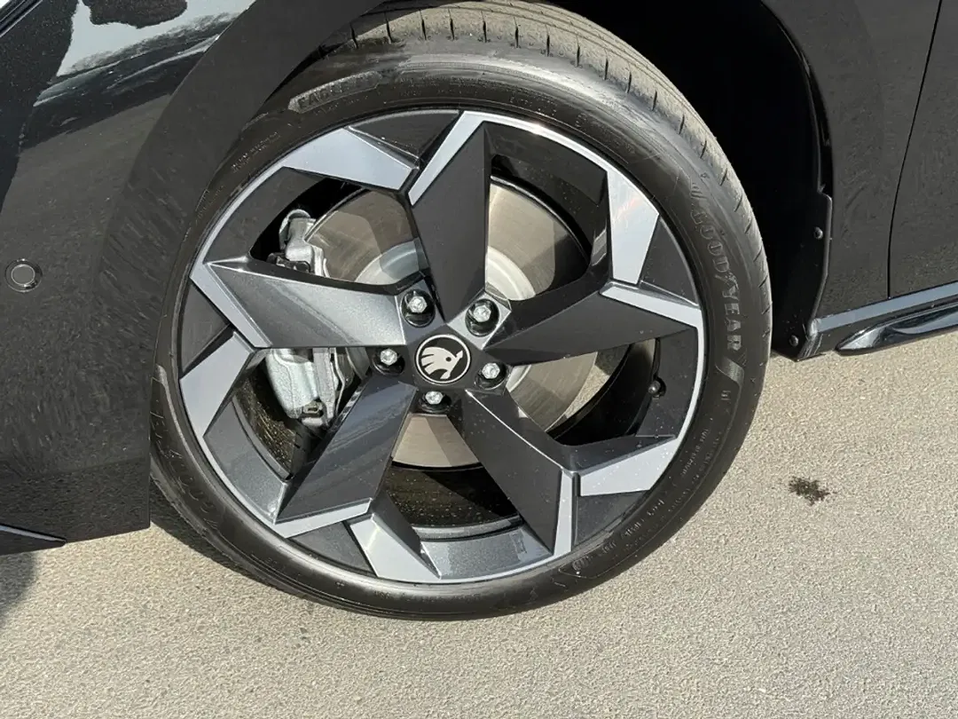 Skoda Superb - Thumbnail 3