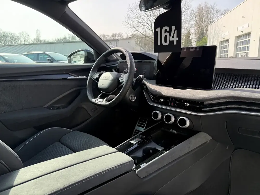 Skoda Superb - Thumbnail 6