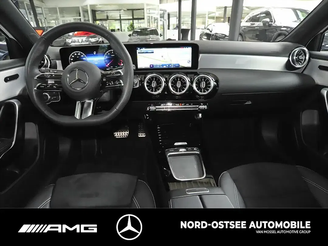 Mercedes-Benz A 200 - Thumbnail 12