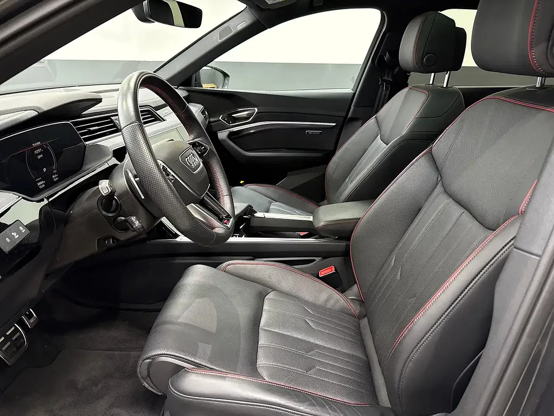 Audi SQ8 - Thumbnail 11