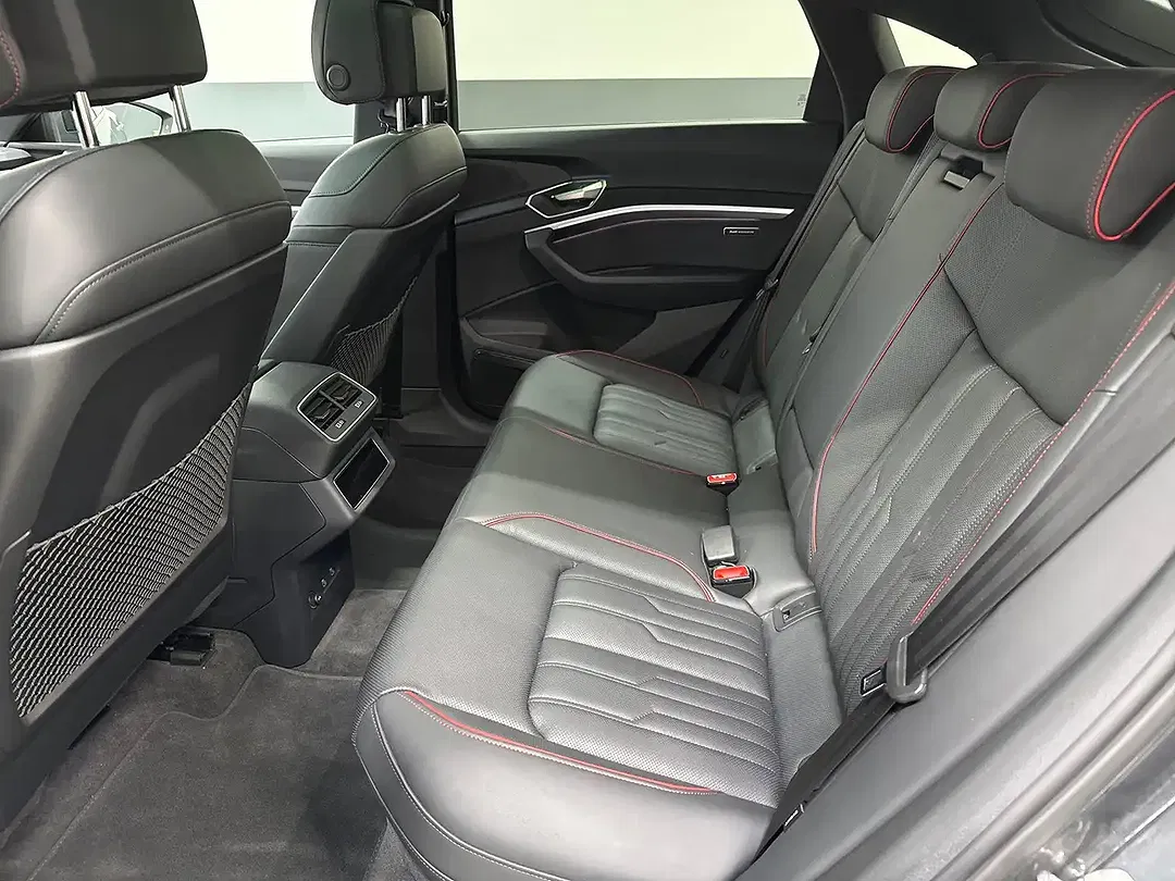Audi SQ8 - Thumbnail 14