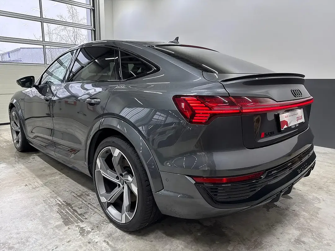 Audi SQ8 - Thumbnail 9