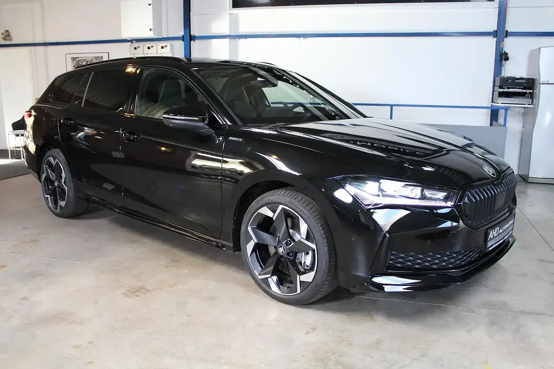 Skoda Superb - Thumbnail 1