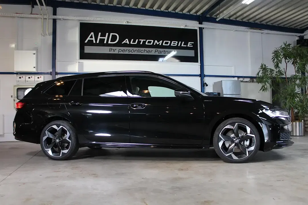Skoda Superb - Thumbnail 4