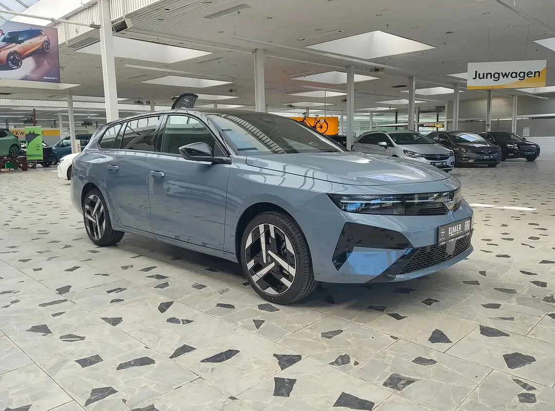 Opel Astra - Afbeelding 1