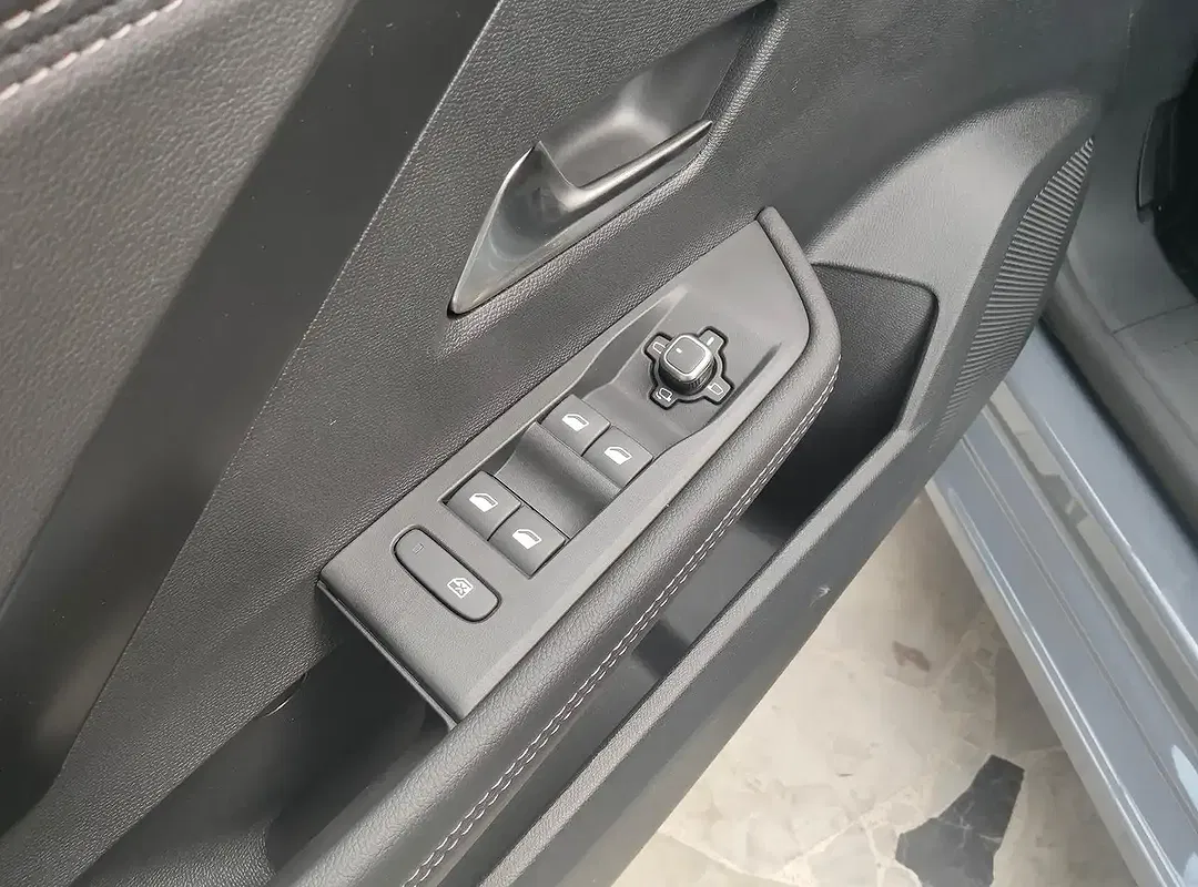 Opel Astra - Thumbnail 11
