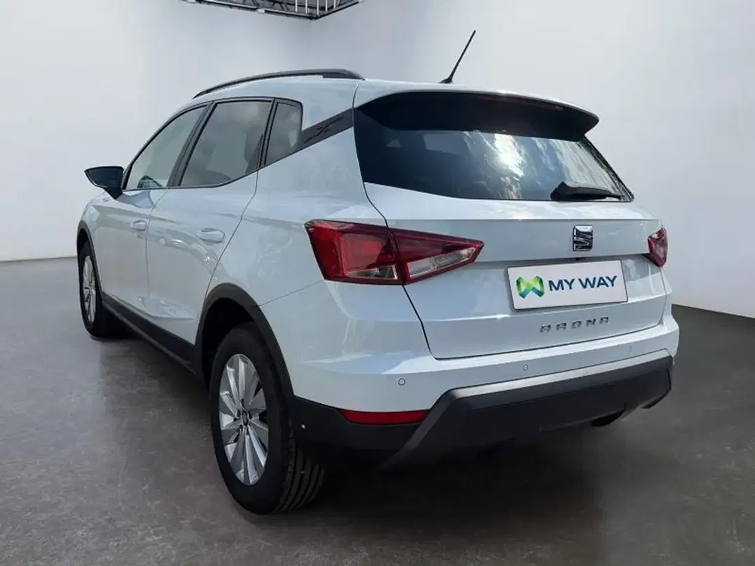 SEAT Arona - Thumbnail 4