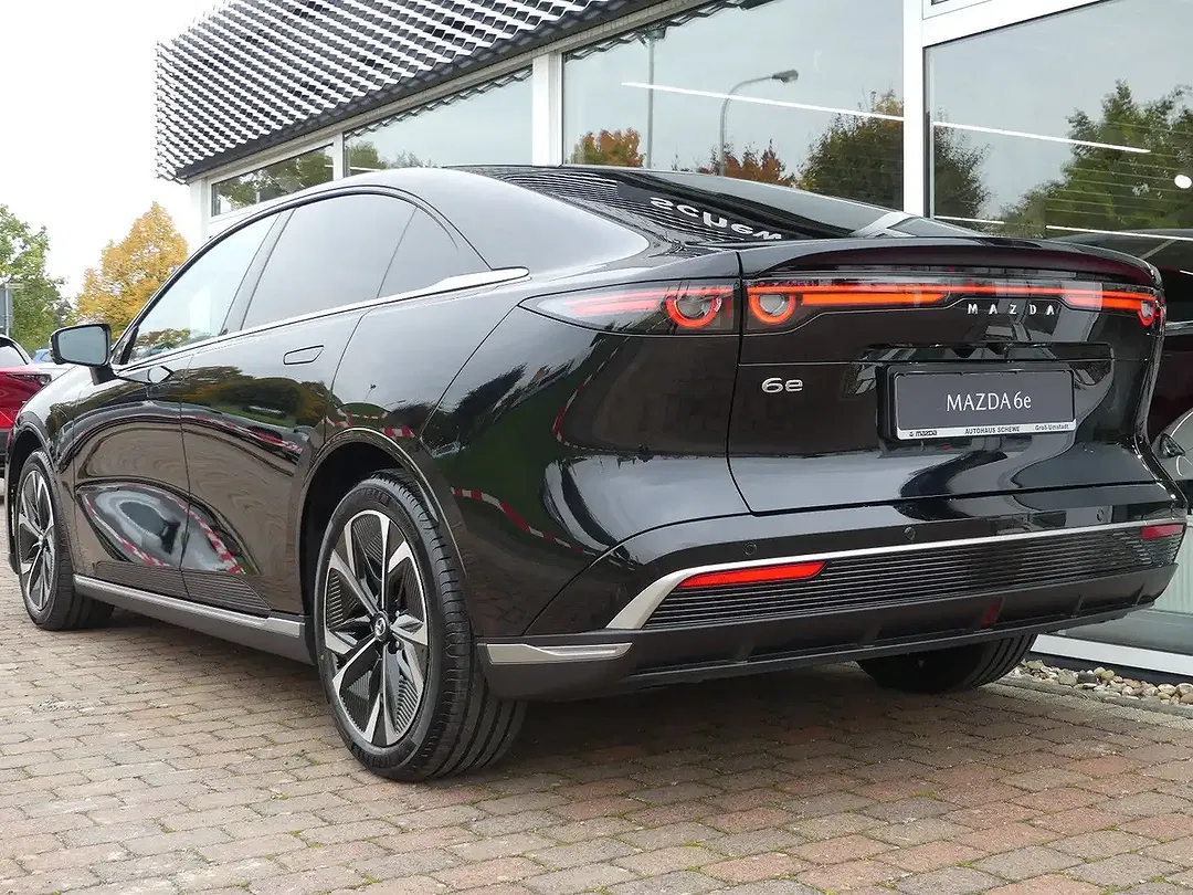 Mazda 6e - Thumbnail 3
