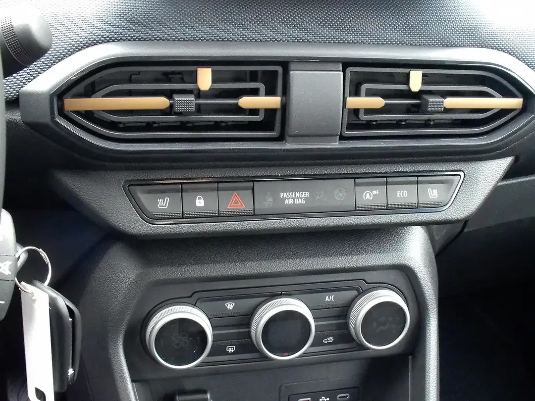 Dacia Sandero - Thumbnail 12